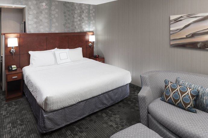 Imagen de la habitación del Hotel Courtyard By Marriott Suffolk Chesapeake. Foto 8