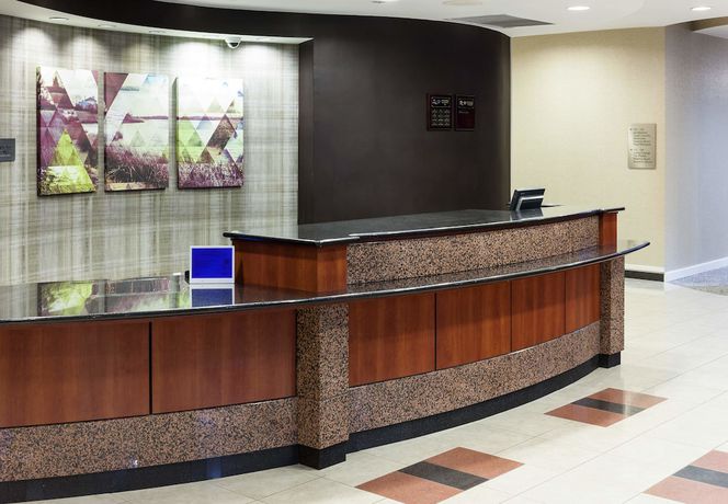 Imagen de los interiores del Hotel Courtyard By Marriott Suffolk Chesapeake. Foto 17