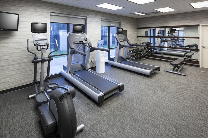 Imagen de los interiores del Hotel Courtyard By Marriott Suffolk Chesapeake. Foto 19