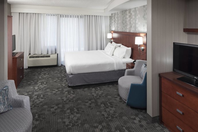 Imagen de la habitación del Hotel Courtyard By Marriott Suffolk Chesapeake. Foto 11