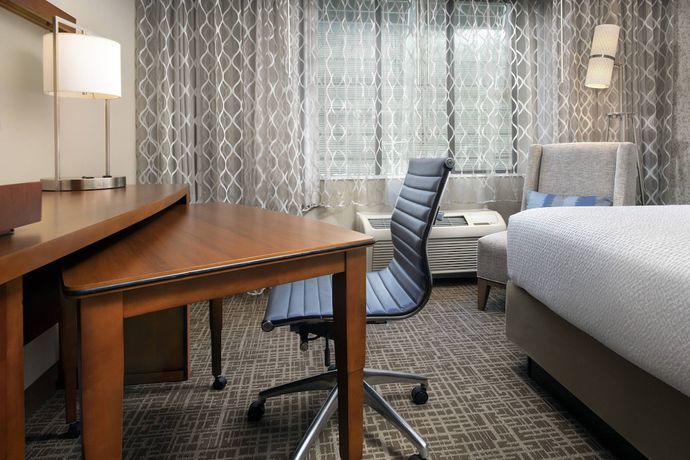 Imagen de la habitación del Hotel Courtyard By Marriott Tacoma Downtown. Foto 3