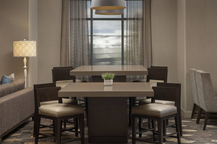 Imagen de los interiores del Hotel Courtyard By Marriott Tacoma Downtown. Foto 20