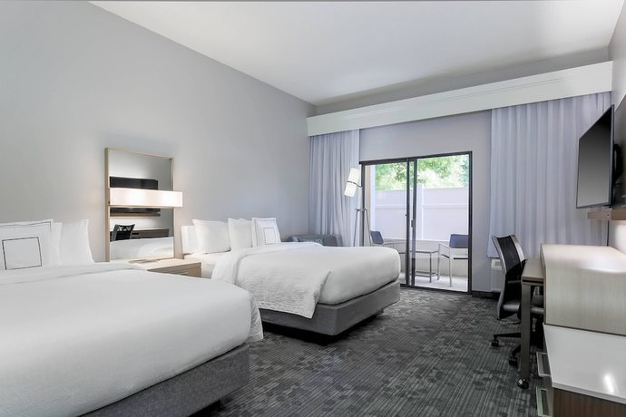 Imagen de la habitación del Hotel Courtyard By Marriott Tampa Brandon. Foto 7
