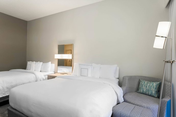 Imagen de la habitación del Hotel Courtyard By Marriott Tampa Brandon. Foto 11