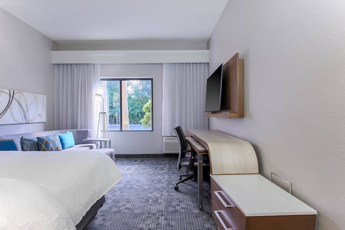Imagen de la habitación del Hotel Courtyard By Marriott Tampa Brandon. Foto 13