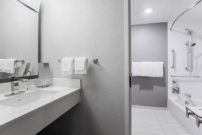 Imagen de la habitación del Hotel Courtyard By Marriott Tampa Brandon. Foto 16