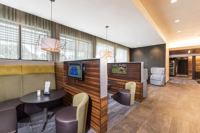 Imagen de los interiores del Hotel Courtyard By Marriott Tampa Northwest/veterans Exp. Foto 19