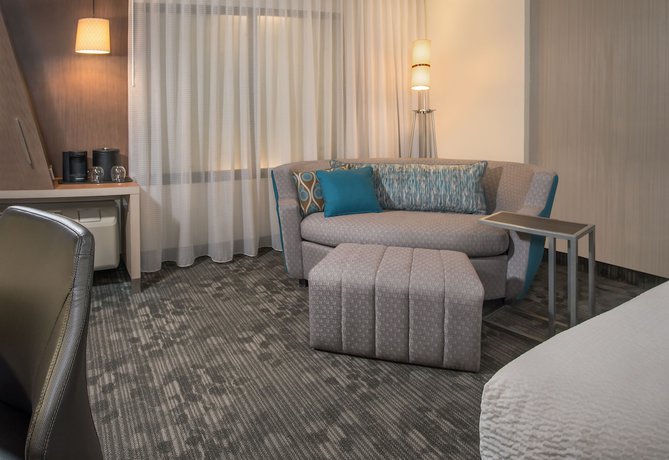 Imagen de la habitación del Hotel Courtyard By Marriott Tampa Northwest/veterans Exp. Foto 13