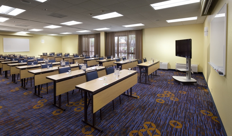 Imagen de los interiores del Hotel Courtyard By Marriott Tampa Westshore/airport. Foto 7