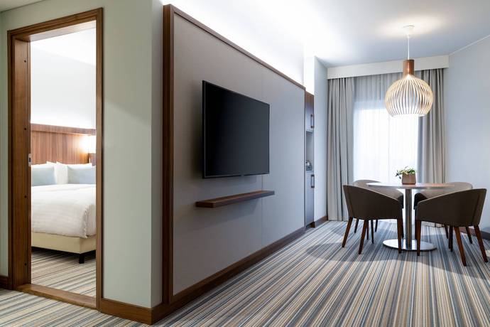 Imagen de la habitación del Hotel Courtyard By Marriott Tampere City. Foto 11