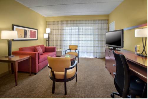 Imagen de la habitación del Hotel Courtyard By Marriott Tarrytown Westchester County. Foto 2