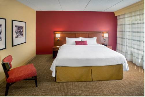 Imagen de la habitación del Hotel Courtyard By Marriott Tarrytown Westchester County. Foto 3