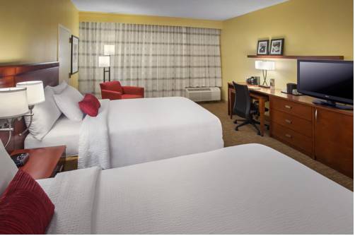 Imagen de la habitación del Hotel Courtyard By Marriott Tarrytown Westchester County. Foto 6