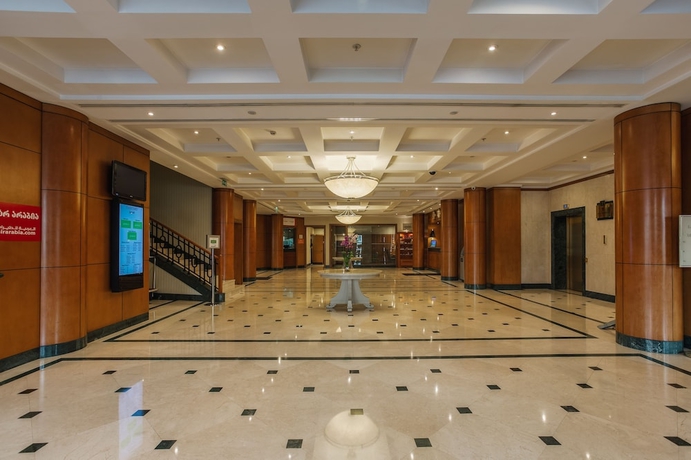 Imagen de los interiores del Hotel Courtyard By Marriott Tbilisi. Foto 14