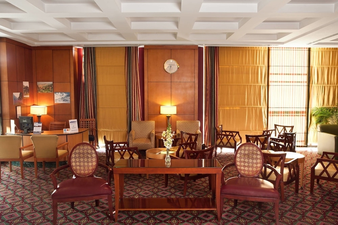 Imagen de los interiores del Hotel Courtyard By Marriott Tbilisi. Foto 15