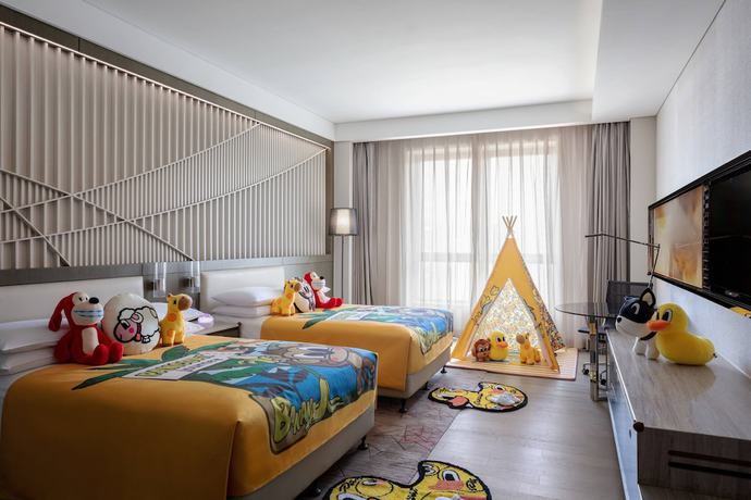 Imagen de la habitación del Hotel Courtyard By Marriott Tianjin Hongqiao. Foto 11