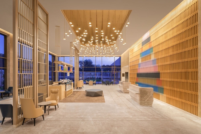 Imagen de los interiores del Hotel Courtyard By Marriott Tiruchirappalli. Foto 19