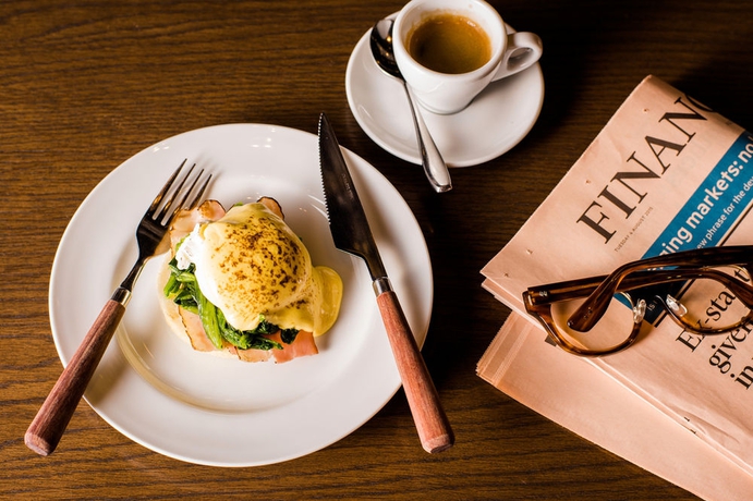 Imagen del bar/restaurante del Hotel Courtyard By Marriott Tokyo Station. Foto 4