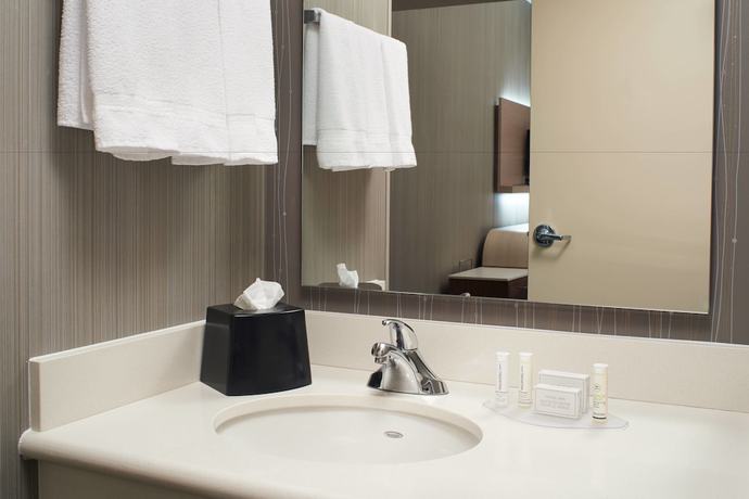 Imagen de la habitación del Hotel Courtyard By Marriott Toledo Maumee/arrowhead. Foto 7