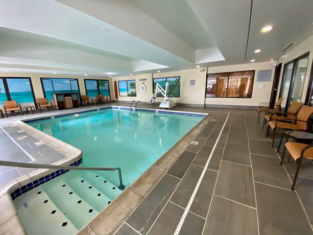 Imagen de la piscina del Hotel Courtyard By Marriott Toledo Maumee/arrowhead. Foto 20