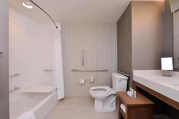 Imagen de la habitación del Hotel Courtyard By Marriott Toledo North. Foto 14