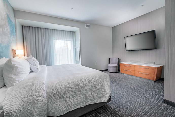 Imagen de la habitación del Hotel Courtyard By Marriott Toledo West. Foto 6