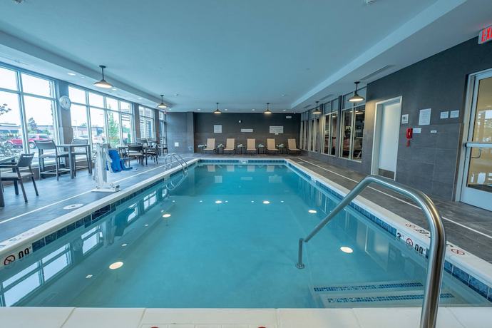 Imagen de la piscina del Hotel Courtyard By Marriott Toledo West. Foto 20