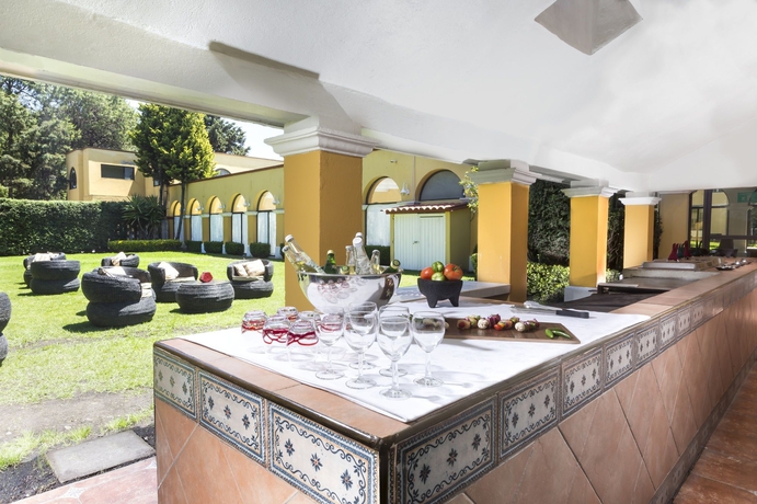 Imagen de los exteriores del Hotel Courtyard By Marriott Toluca Airport. Foto 9