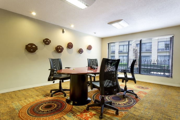 Imagen de los interiores del Hotel Courtyard By Marriott Toluca Airport. Foto 15