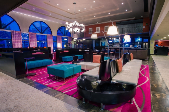 Imagen de los interiores del Hotel Courtyard By Marriott Toluca Airport. Foto 16