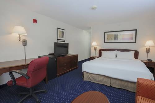 Imagen de la habitación del Hotel Courtyard By Marriott Topeka. Foto 3