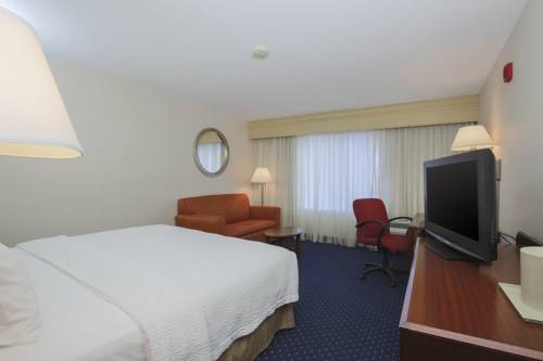 Imagen de la habitación del Hotel Courtyard By Marriott Topeka. Foto 6