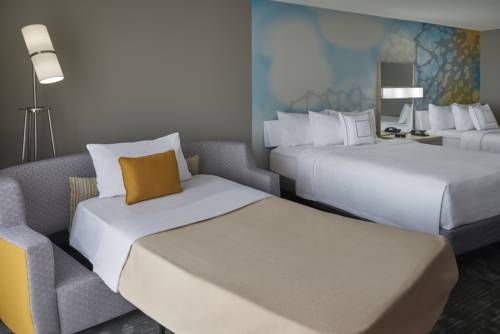 Imagen de la habitación del Hotel Courtyard By Marriott Toronto Airport. Foto 4
