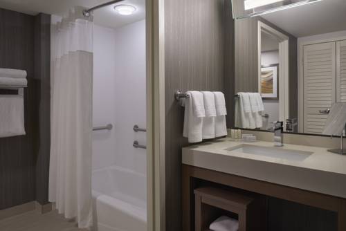 Imagen de la habitación del Hotel Courtyard By Marriott Toronto Airport. Foto 5
