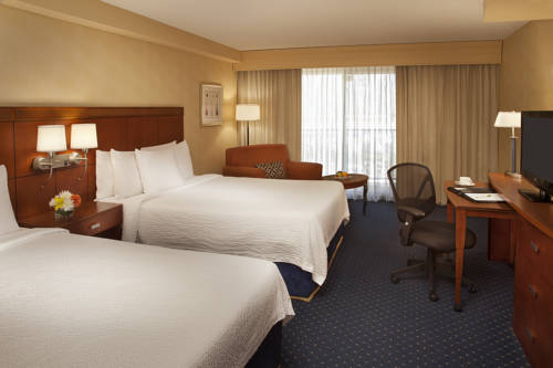 Imagen de la habitación del Hotel Courtyard By Marriott Toronto Brampton. Foto 7