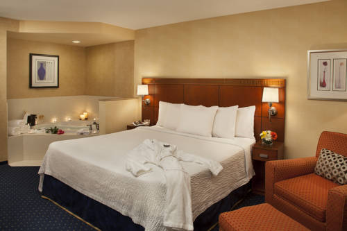 Imagen de la habitación del Hotel Courtyard By Marriott Toronto Brampton. Foto 9