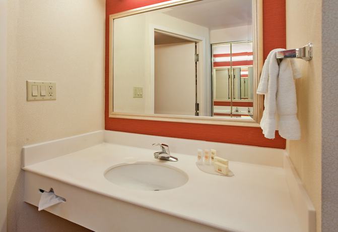 Imagen de la habitación del Hotel Courtyard By Marriott Toronto Mississauga/meadowvale. Foto 7