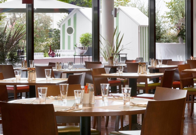 Imagen del bar/restaurante del Hotel Courtyard By Marriott Toulouse Airport. Foto 6