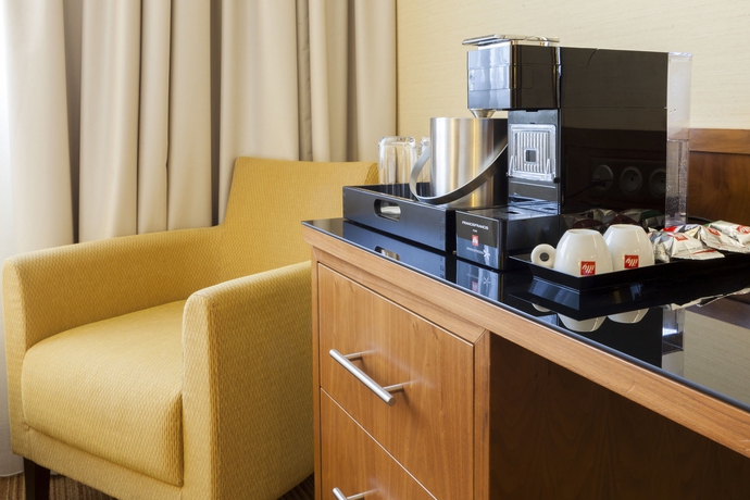 Imagen de la habitación del Hotel Courtyard By Marriott Toulouse Airport. Foto 12