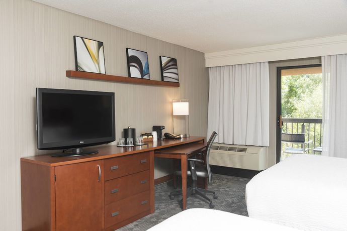 Imagen de la habitación del Hotel Courtyard By Marriott Traverse City. Foto 3