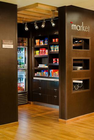 Imagen de los interiores del Hotel Courtyard By Marriott Traverse City. Foto 14