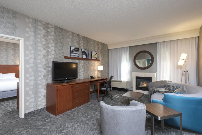 Imagen de la habitación del Hotel Courtyard By Marriott Traverse City. Foto 11