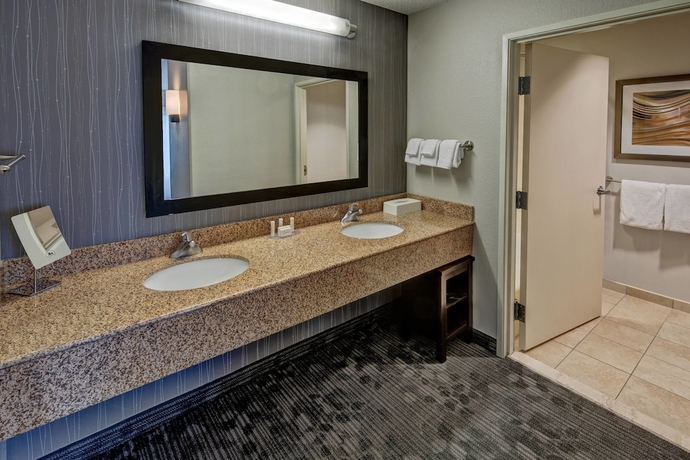 Imagen de la habitación del Hotel Courtyard By Marriott Troy. Foto 7