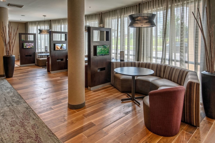 Imagen del bar/restaurante del Hotel Courtyard By Marriott Troy. Foto 3