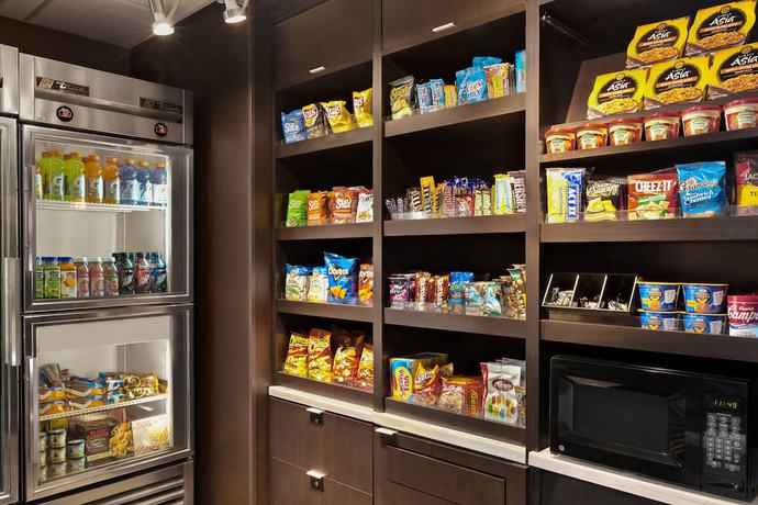 Imagen de los interiores del Hotel Courtyard By Marriott Tulsa Central. Foto 16