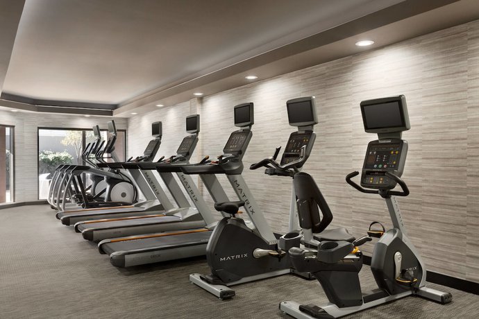 Imagen de los interiores del Hotel Courtyard By Marriott Tulsa Central. Foto 17