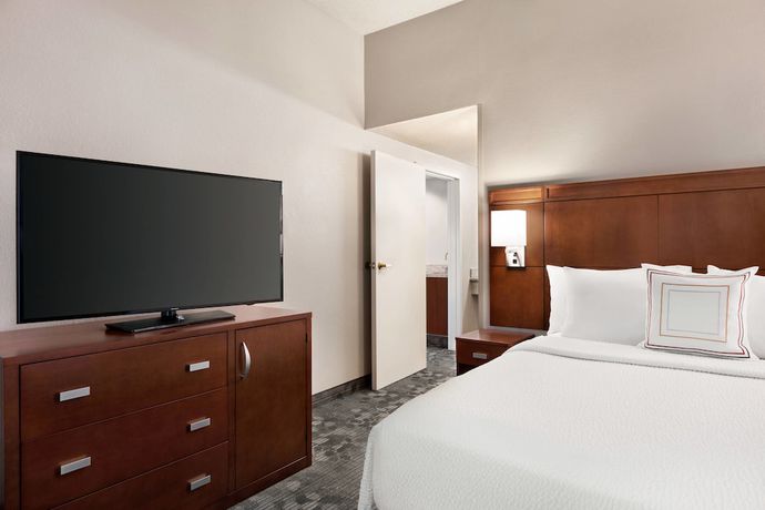 Imagen de la habitación del Hotel Courtyard By Marriott Tulsa Central. Foto 9