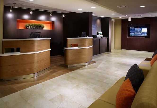 Imagen de los interiores del Hotel Courtyard By Marriott Tulsa Central. Foto 18