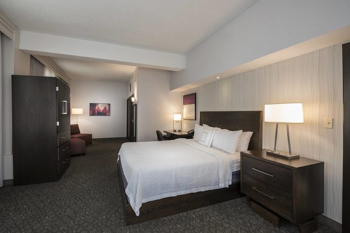 Imagen de la habitación del Hotel Courtyard By Marriott Tulsa Downtown. Foto 9