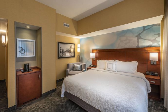 Imagen de la habitación del Hotel Courtyard By Marriott Tulsa Downtown. Foto 10
